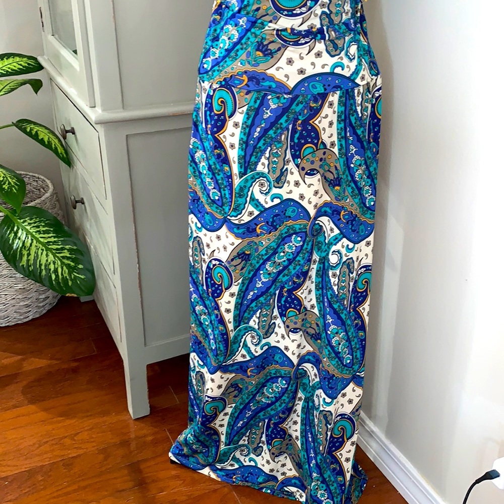 Gorgeous blue paisley maxi skirt Like new
